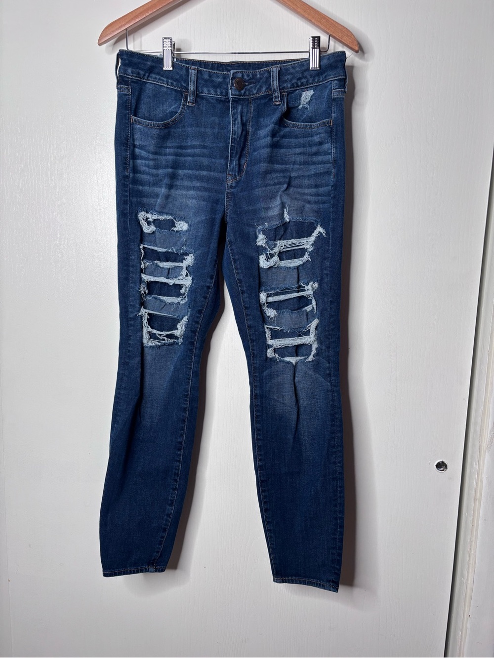 American Eagle Hi-Rise Distressed Jegging 12
